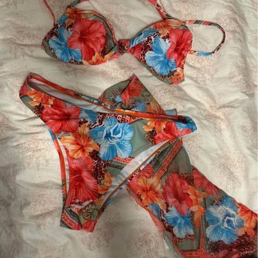 Floral 3-Piece Bikini Set MEDIUM with Matching Sarong
